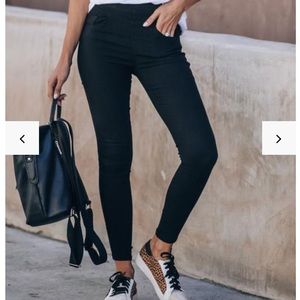 NWT Vici black 5 pocket jegging